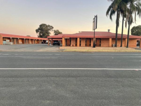 True blue Motor Inn, West Wyalong